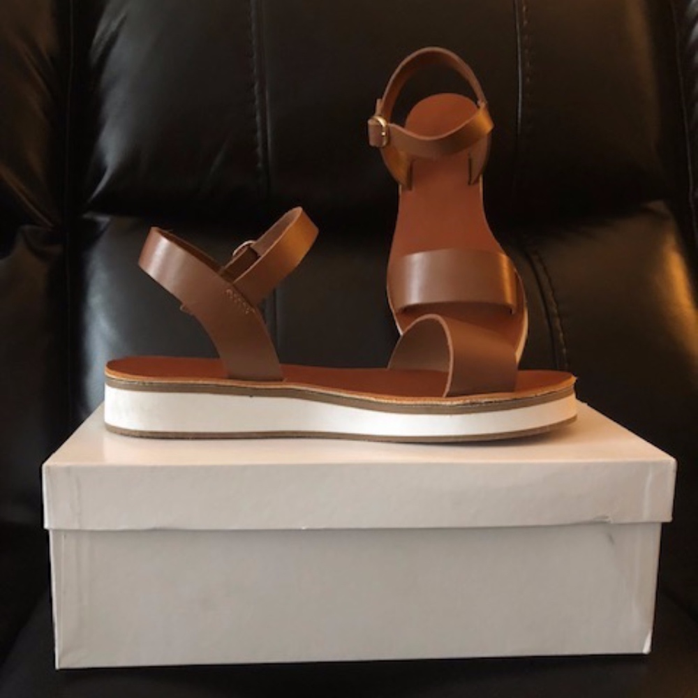 Steve Madden Deluxe Sandals